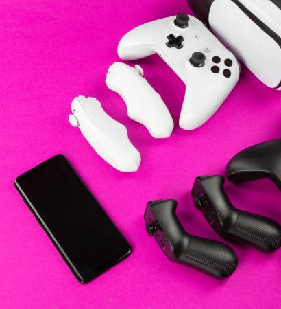 VR Headset on color table background